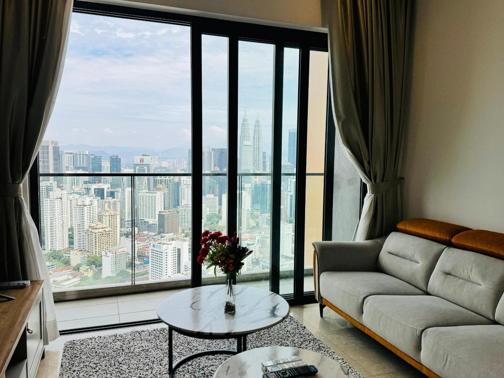 Lucantia Serviced Suites Куала Лумпур Екстериор снимка