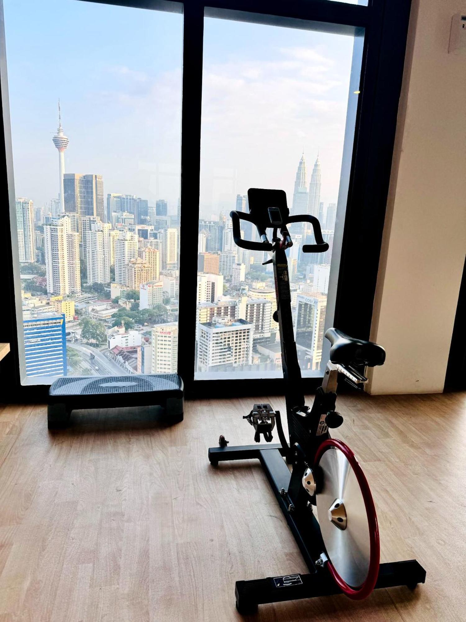 Lucantia Serviced Suites Куала Лумпур Екстериор снимка