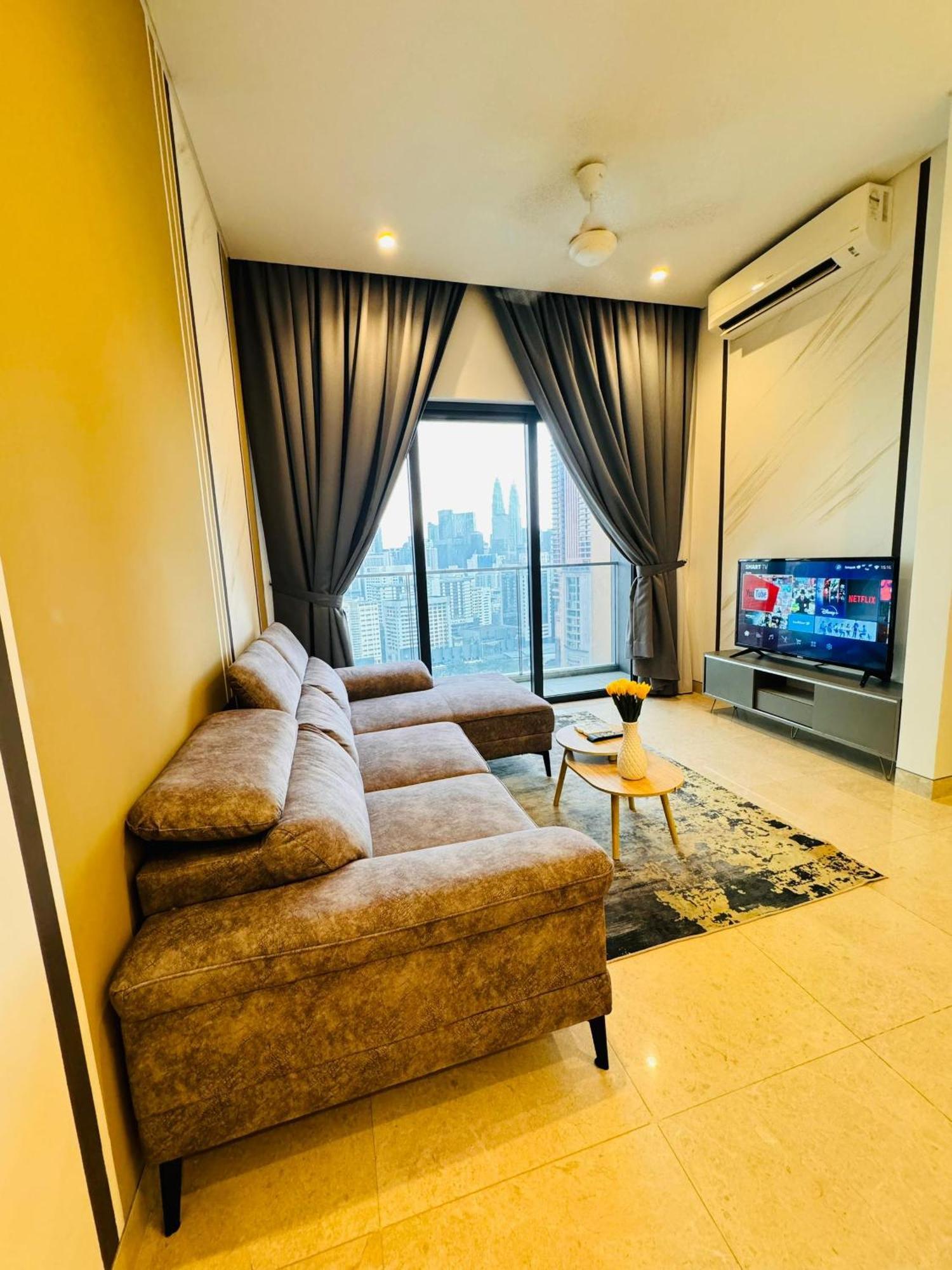 Lucantia Serviced Suites Куала Лумпур Екстериор снимка