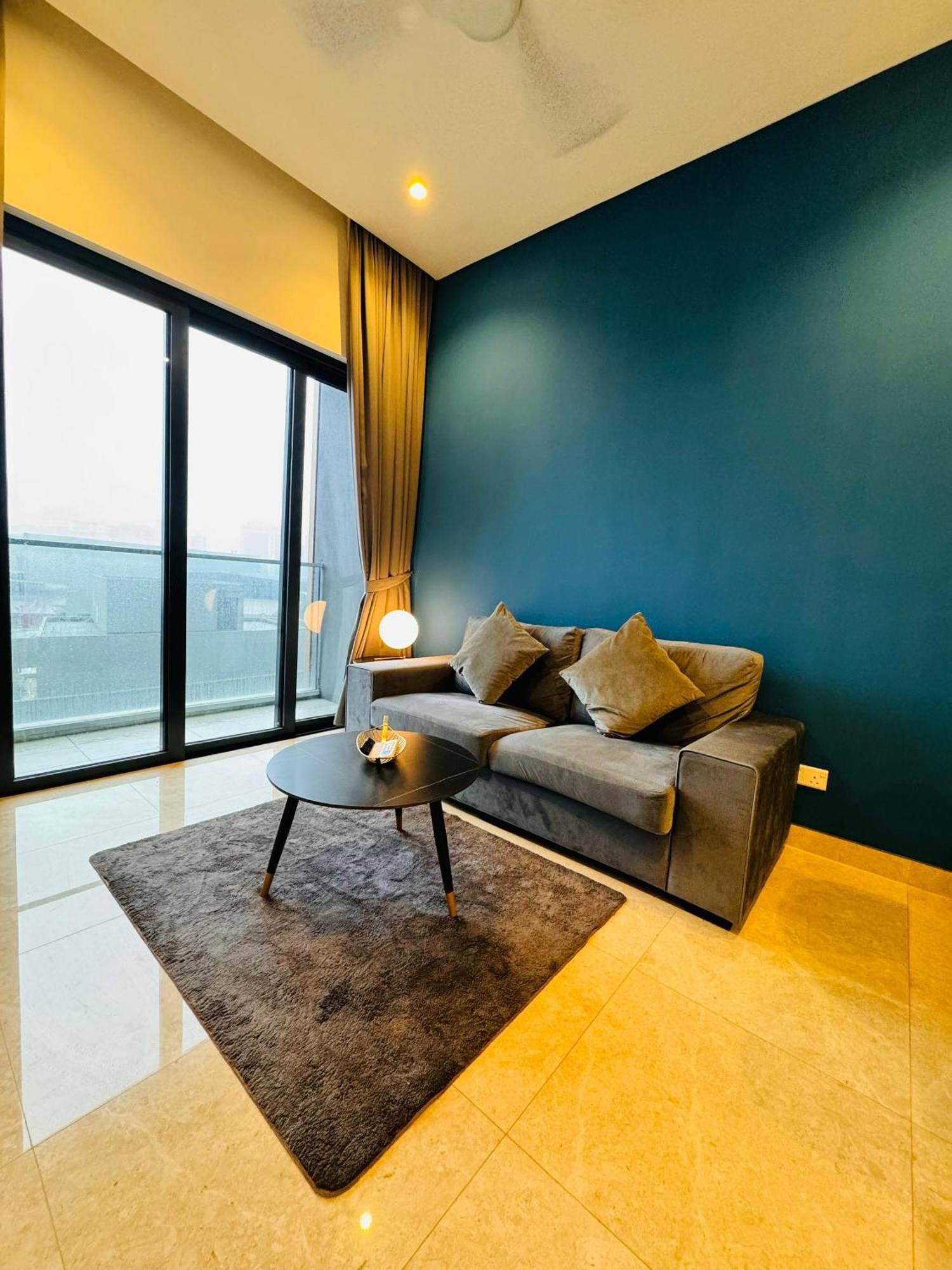 Lucantia Serviced Suites Куала Лумпур Екстериор снимка